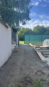 Rekonstrukce zahrady včetně pokládky travního koberce Praha